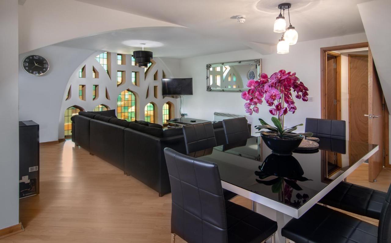 Stunning Church Conversion Close To The Tower 黑潭 外观 照片